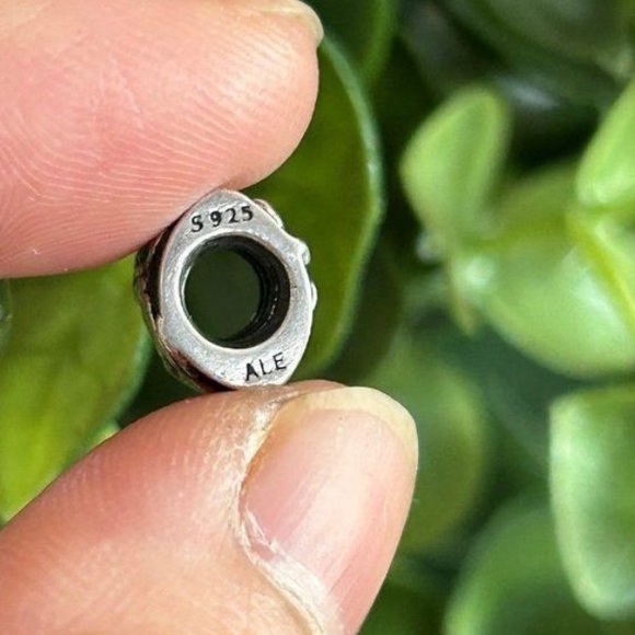 Pandora Authentic Retired filigree Floral charm - Picture 3 of 4